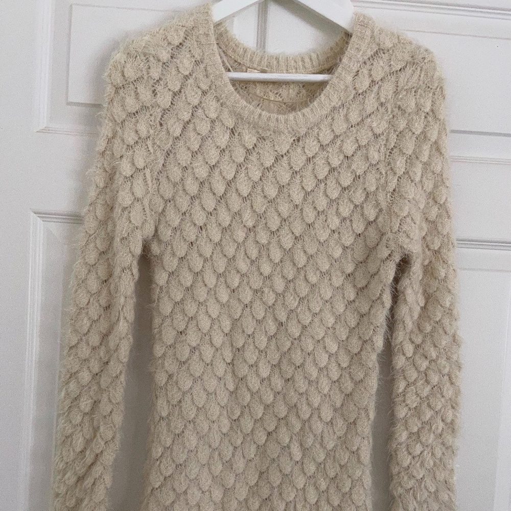 MYSTREE CREAM SCALLOPED SWEATER